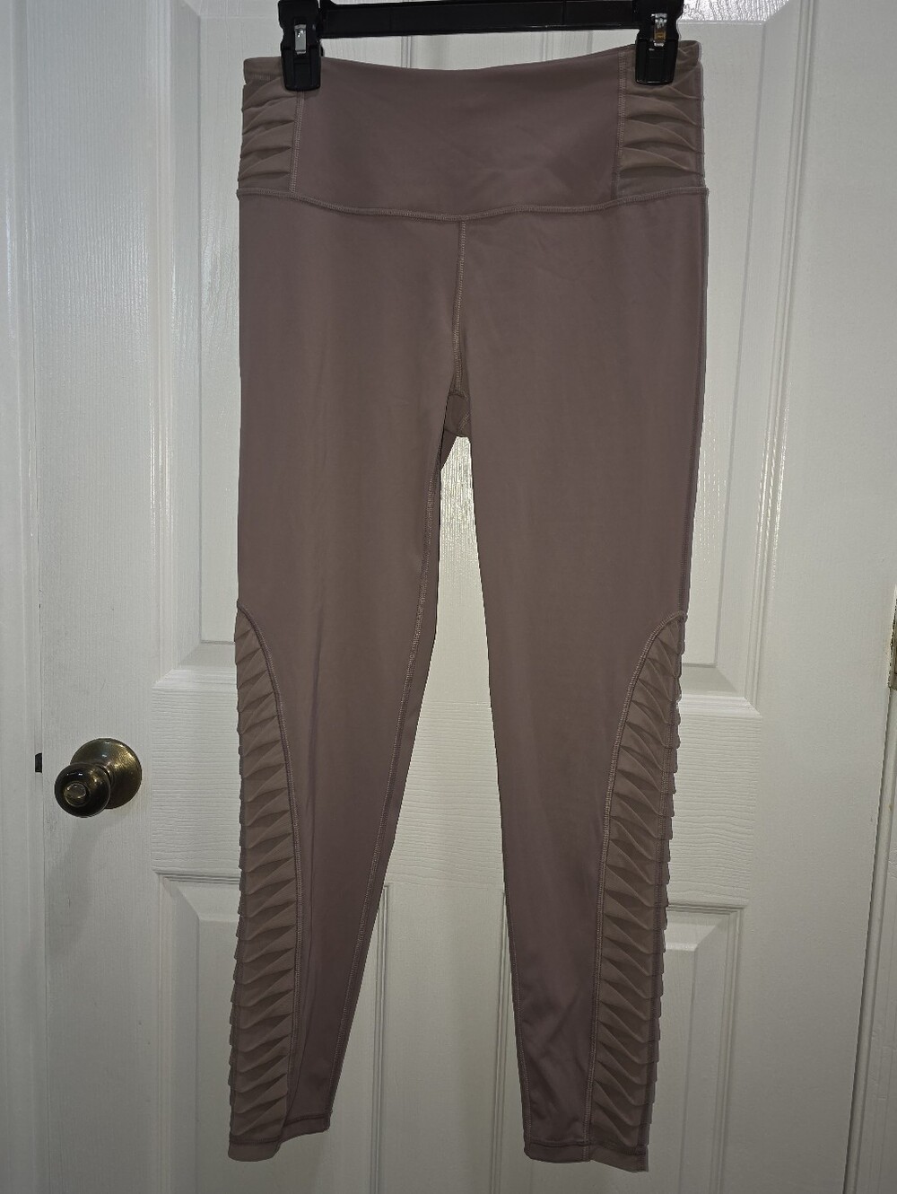 Victoria's Secret Sport VS Twisted Pleat Total Knockout Leggings Sz Med M Medium